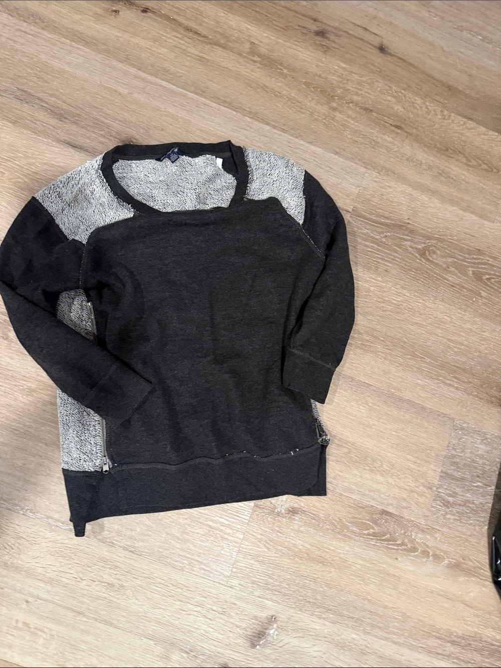 American Eagle Outfitters dark & light Gray Colorblock Crewneck Sweatshirt